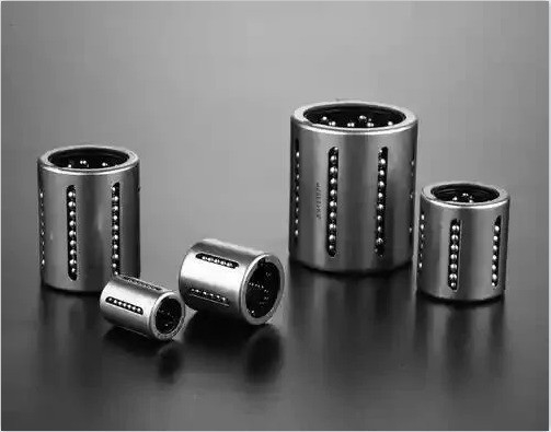 LM8UU 線形ブッシング 8mm CNC 線形ボールベアリング 棒 ラインレール 線形シャフト部品